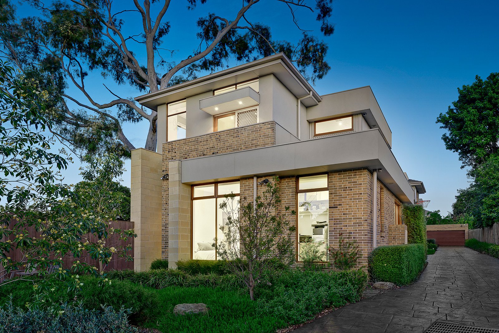 1/7 Tinto Court, Mount Waverley image 1