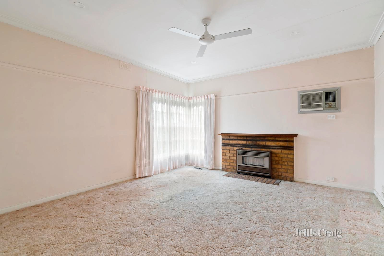 17 Tobruk Crescent, Williamstown image 3