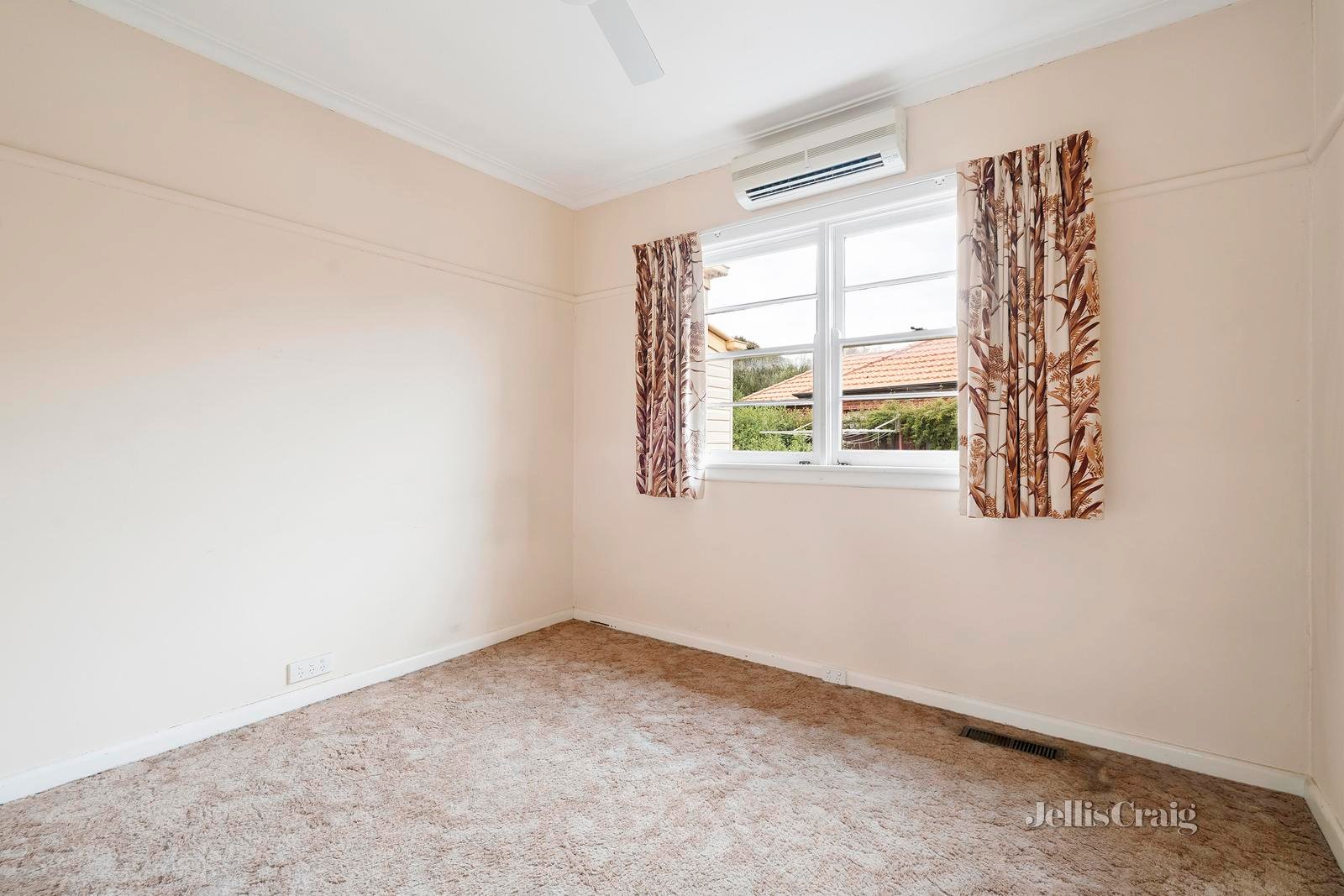 17 Tobruk Crescent, Williamstown image 5