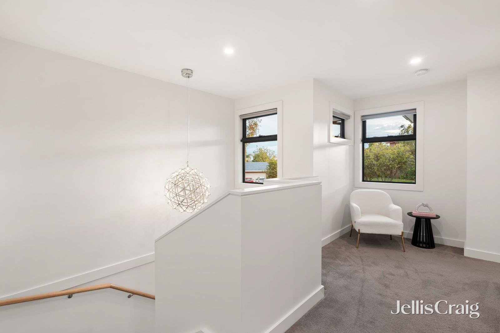 1/7 Tolstoy Court, Doncaster East image 6