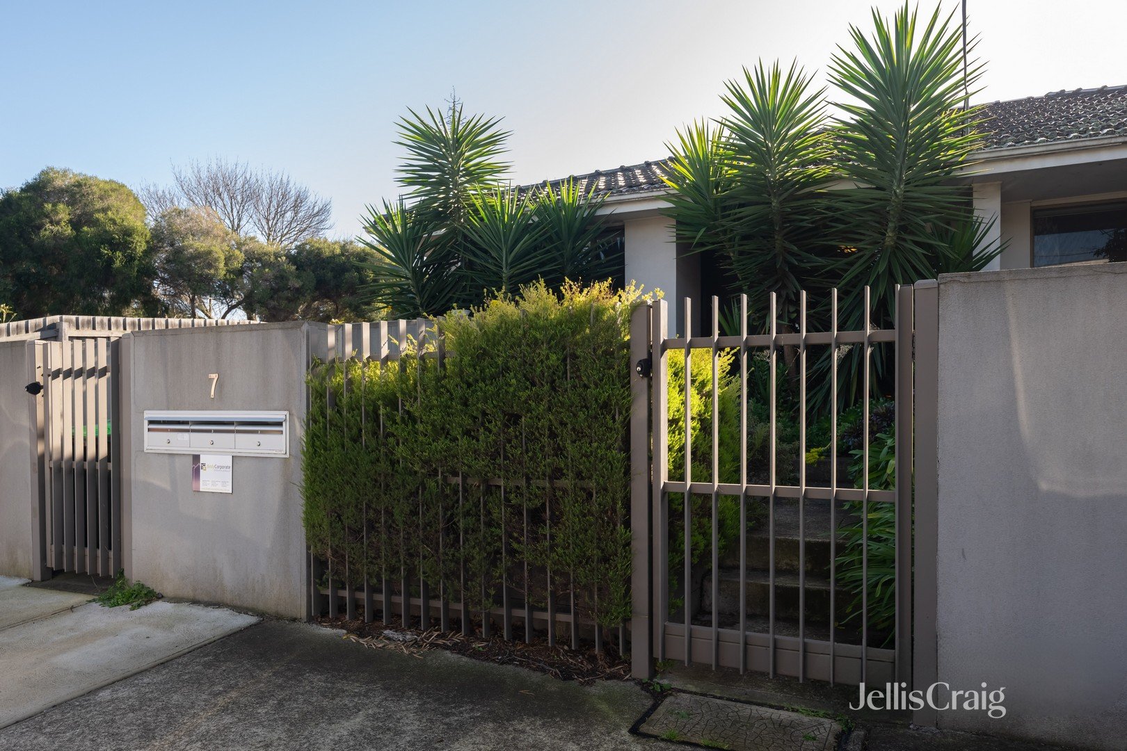 1/7 Trafford Street, Brunswick image 6