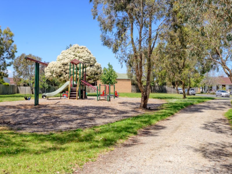 17 Travers Crescent, Burwood East image 6