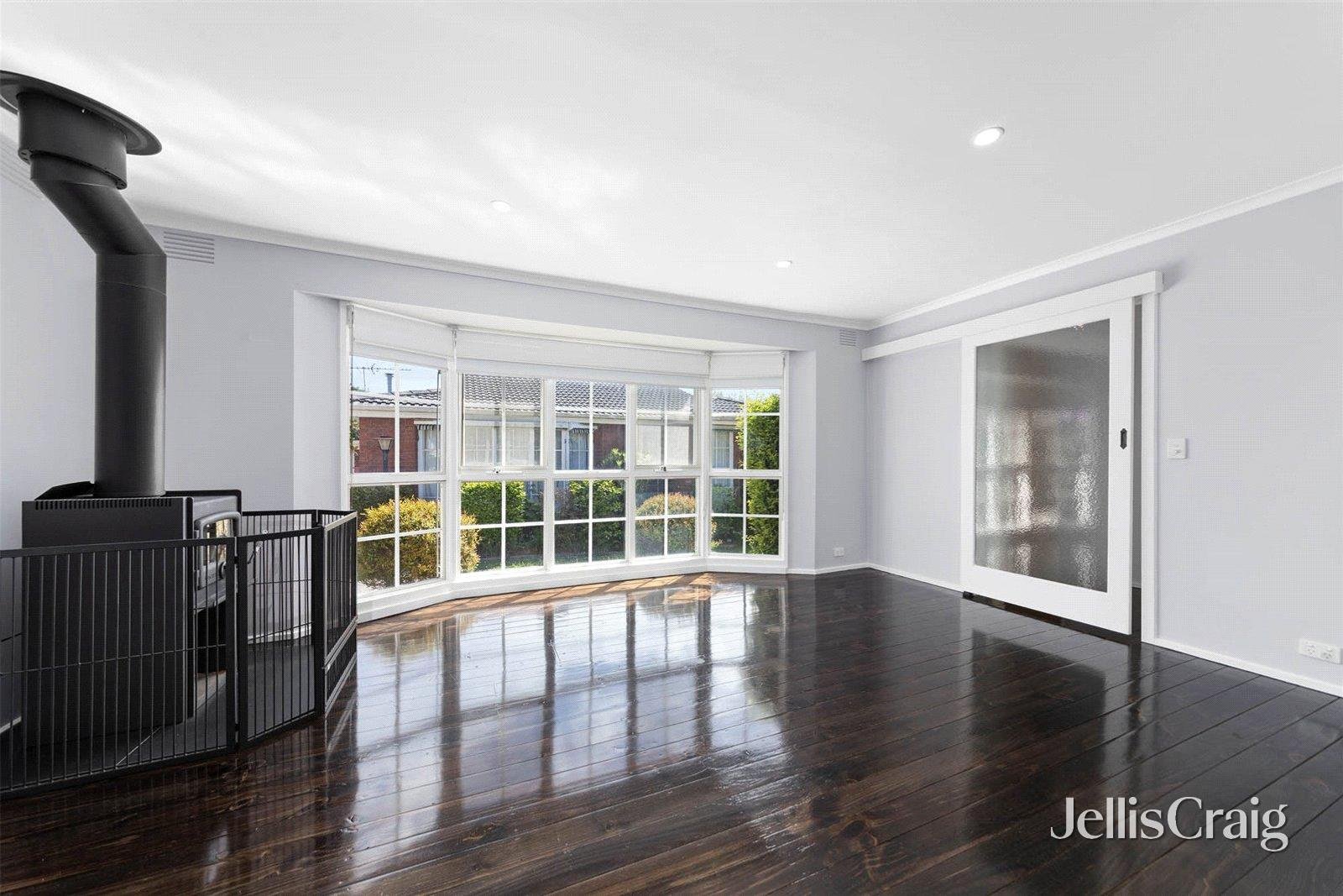 1/7 View Street, Surrey Hills image 2