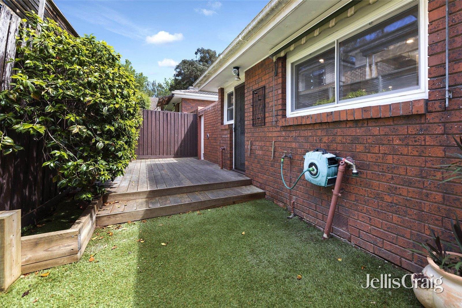 1/7 View Street, Surrey Hills image 7