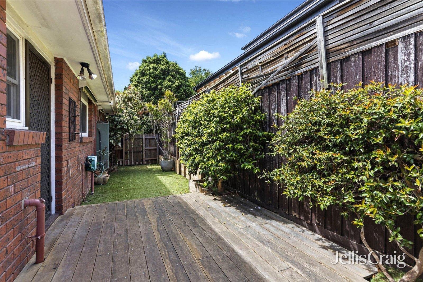 1/7 View Street, Surrey Hills image 8