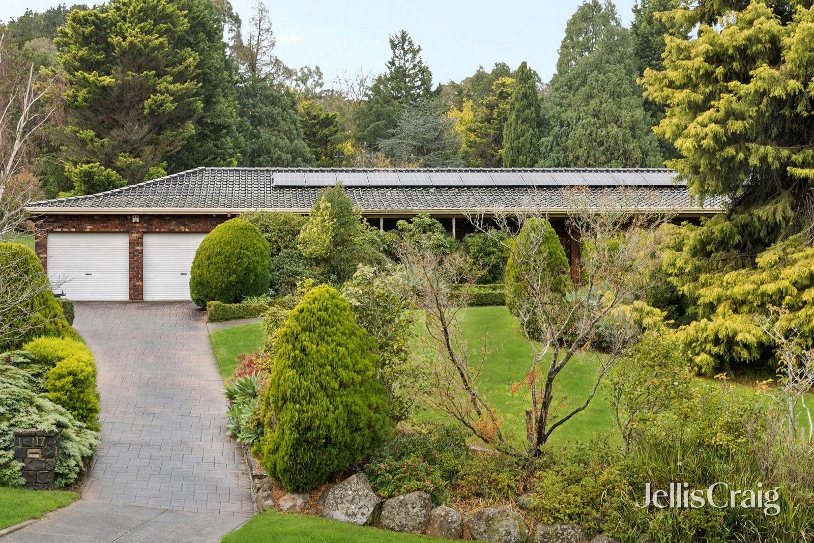 17 Warner Court, Donvale image 1