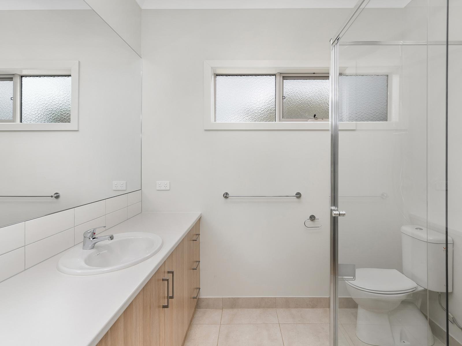 17 Washington Lane, Woodend image 5