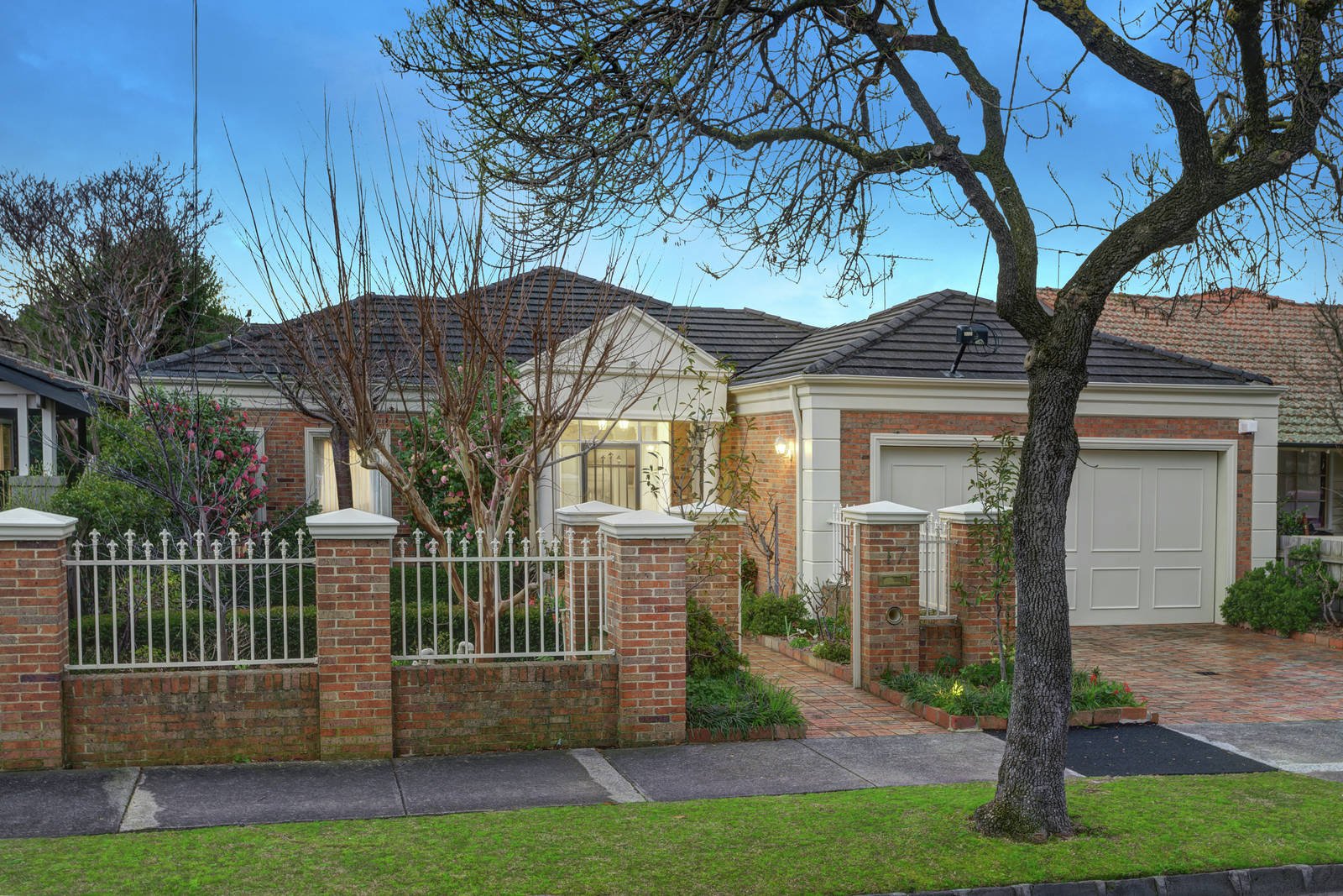 17 Wattle Grove, Malvern East image 1