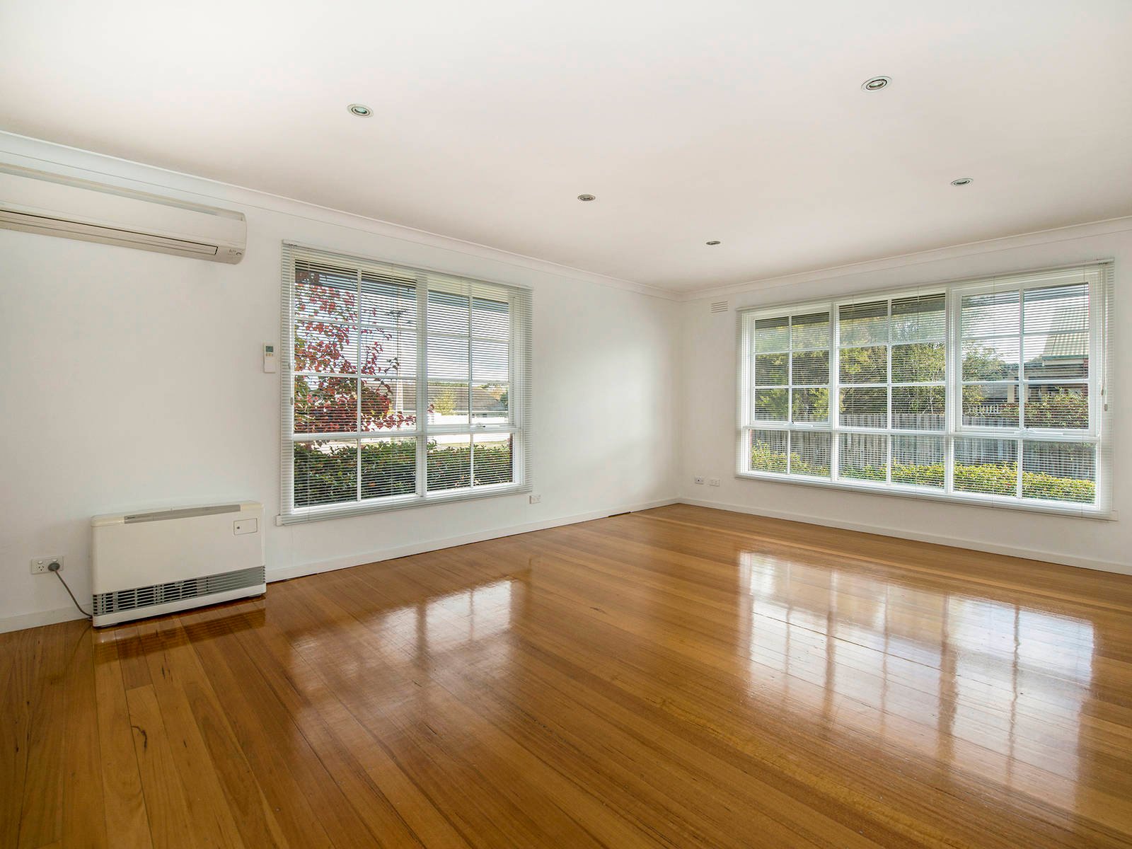 Property Gallery Thumbnail 3