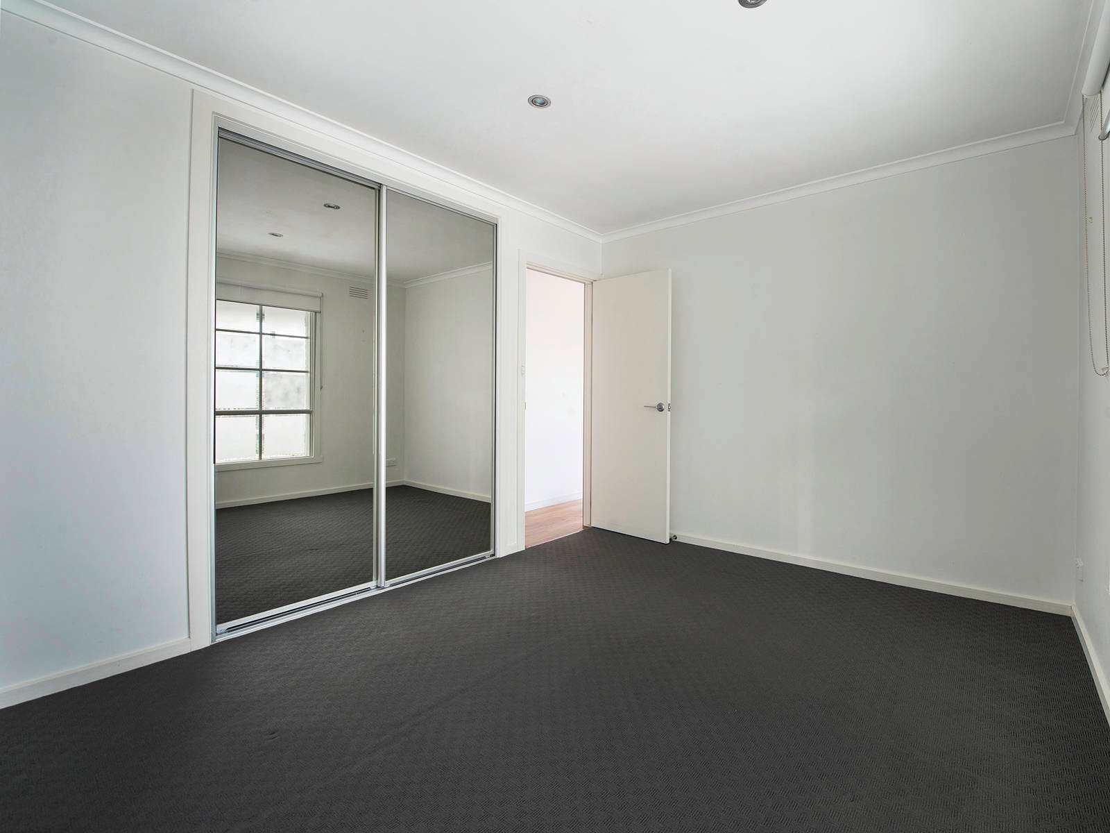 Property Gallery Thumbnail 4