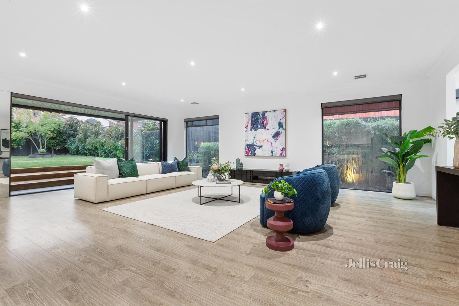 17 Wills Avenue, Mount Waverley image 3