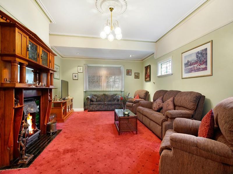17 Wilson Street, Surrey Hills image 2