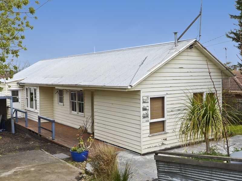 17 Woolvet Avenue, Belmont image 1