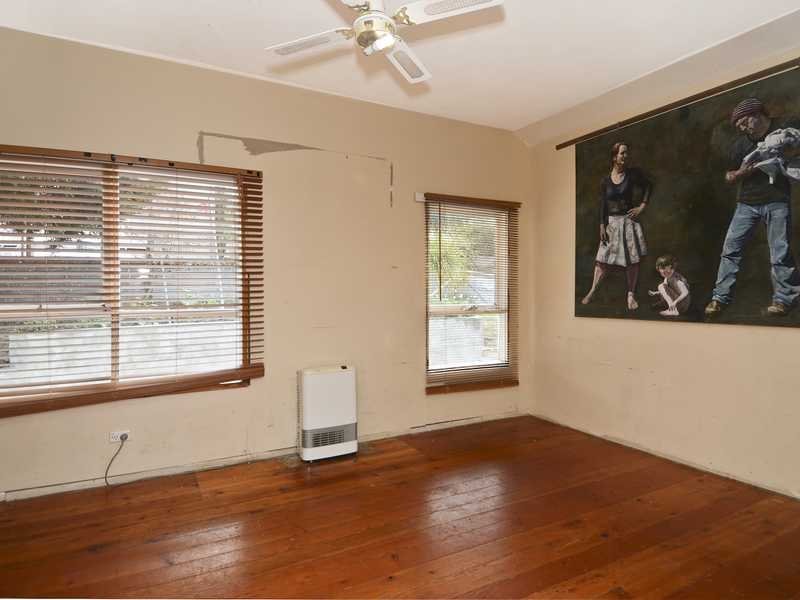 17 Woolvet Avenue, Belmont image 2