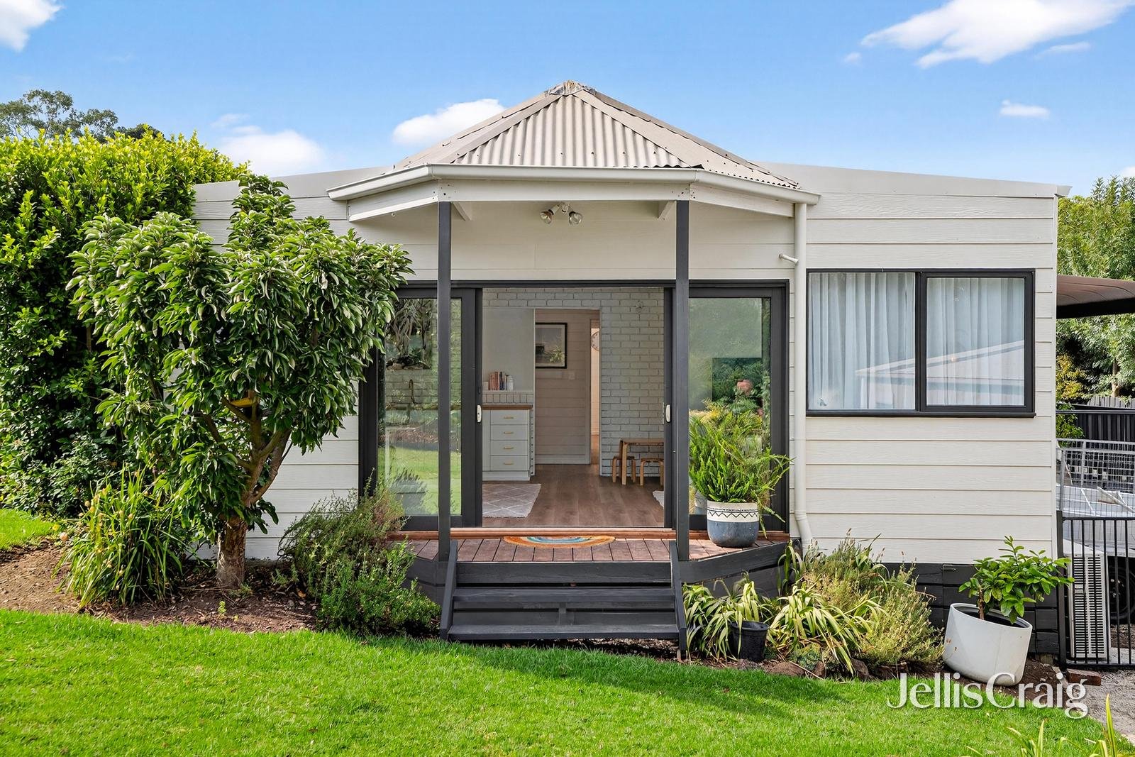 17 Wyuna Walk, Mooroolbark image 14