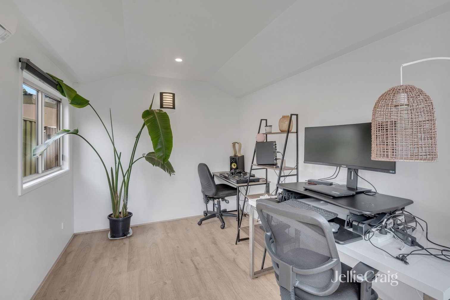 17 Yarrabin Street, Brunswick&nbsp;West image 13