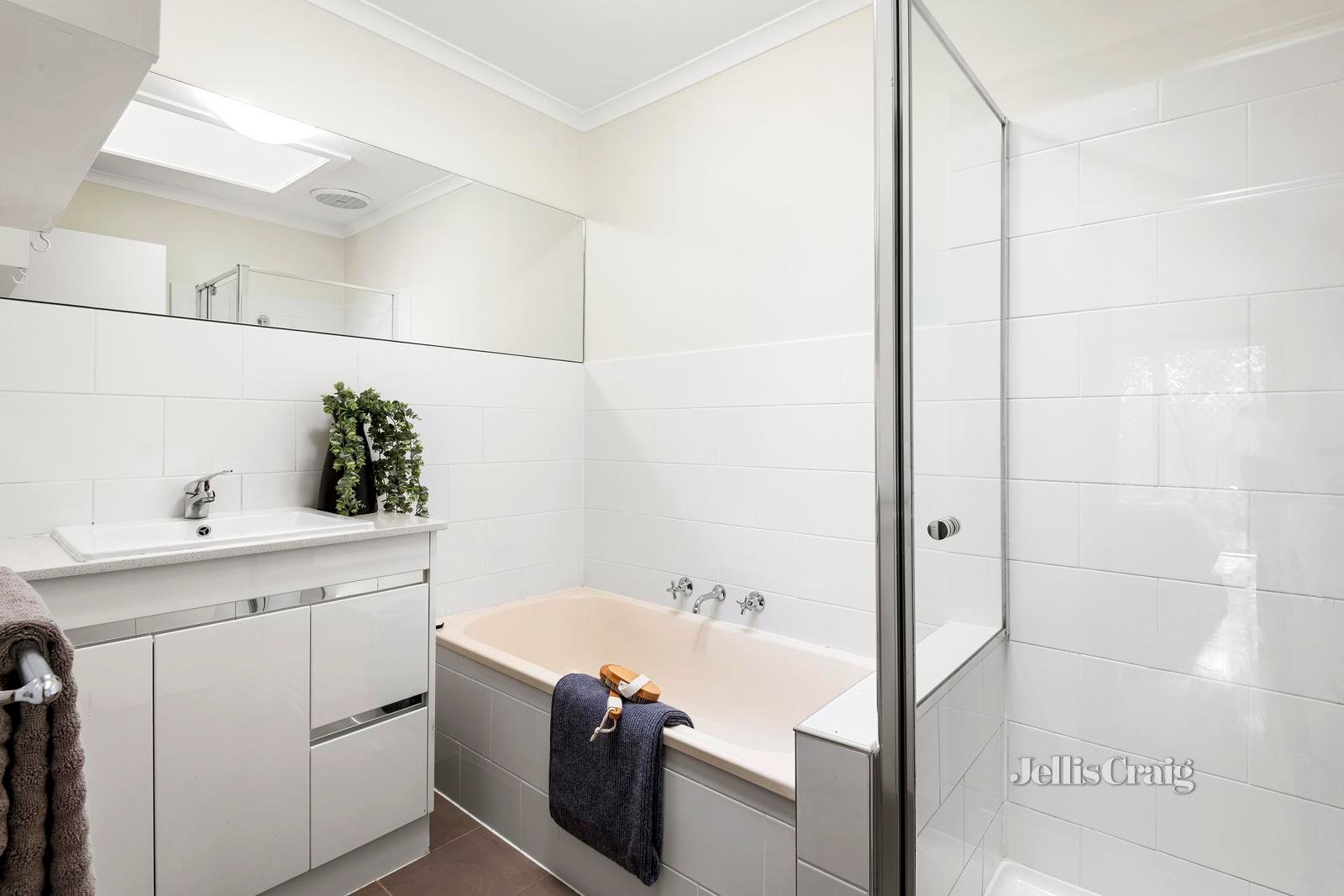 1/70-74 Graham Road, Viewbank image 8