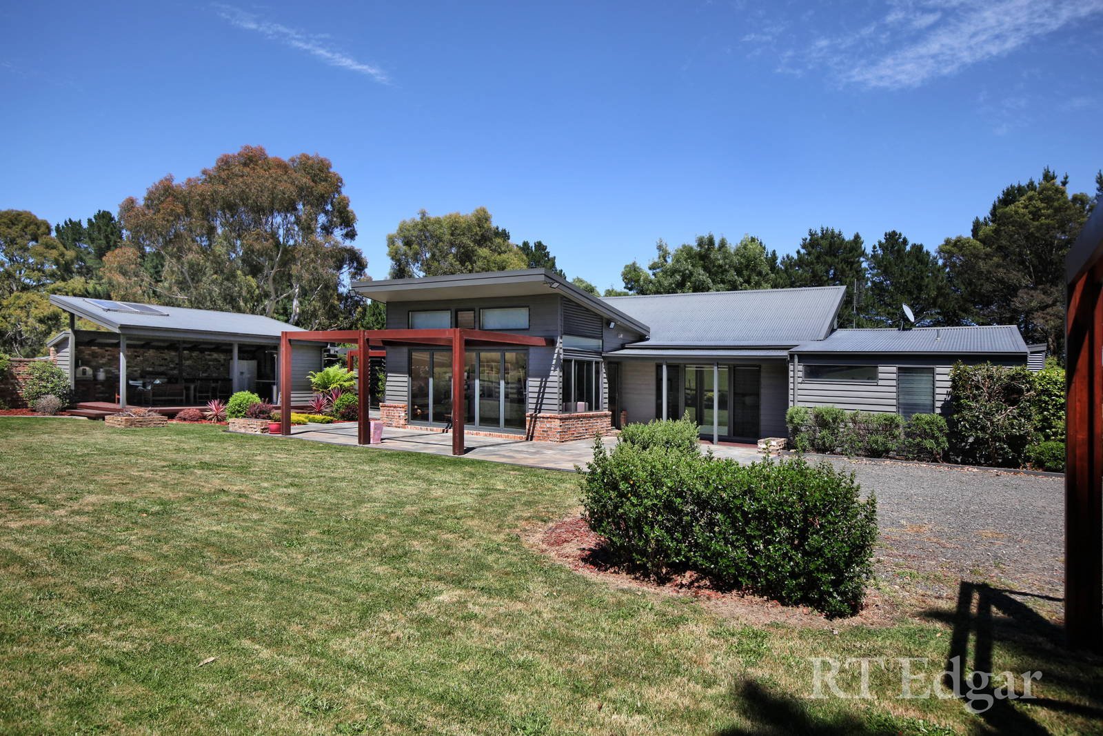 Property Gallery Thumbnail 3