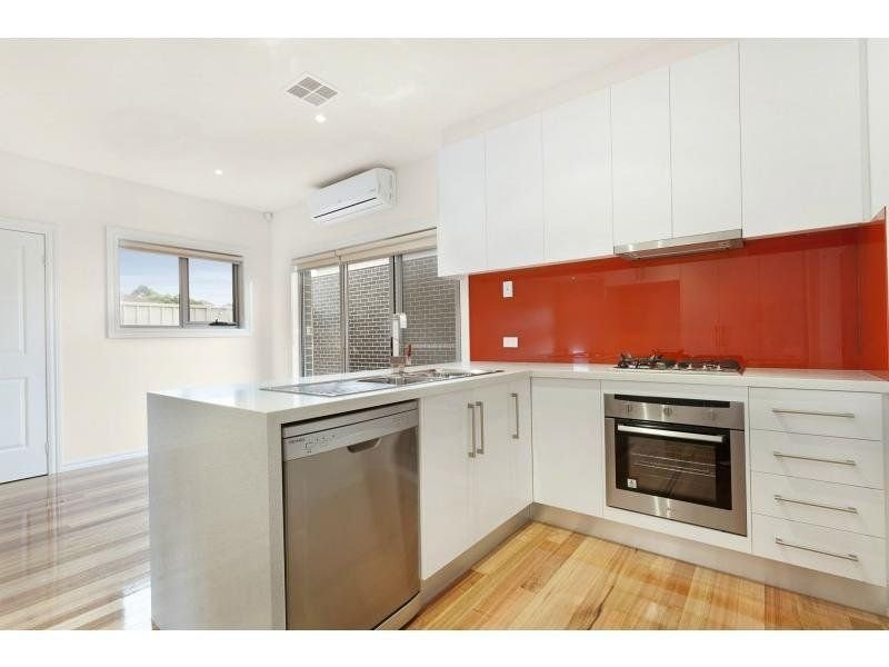 1/70 Cyclamen Avenue, Altona North image 3