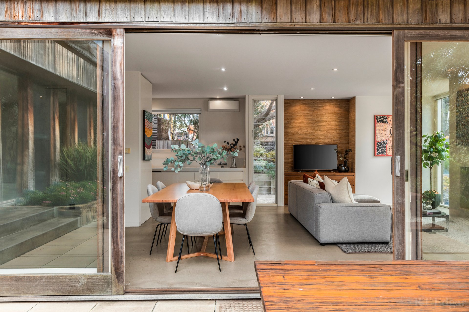 Property Gallery Thumbnail 11