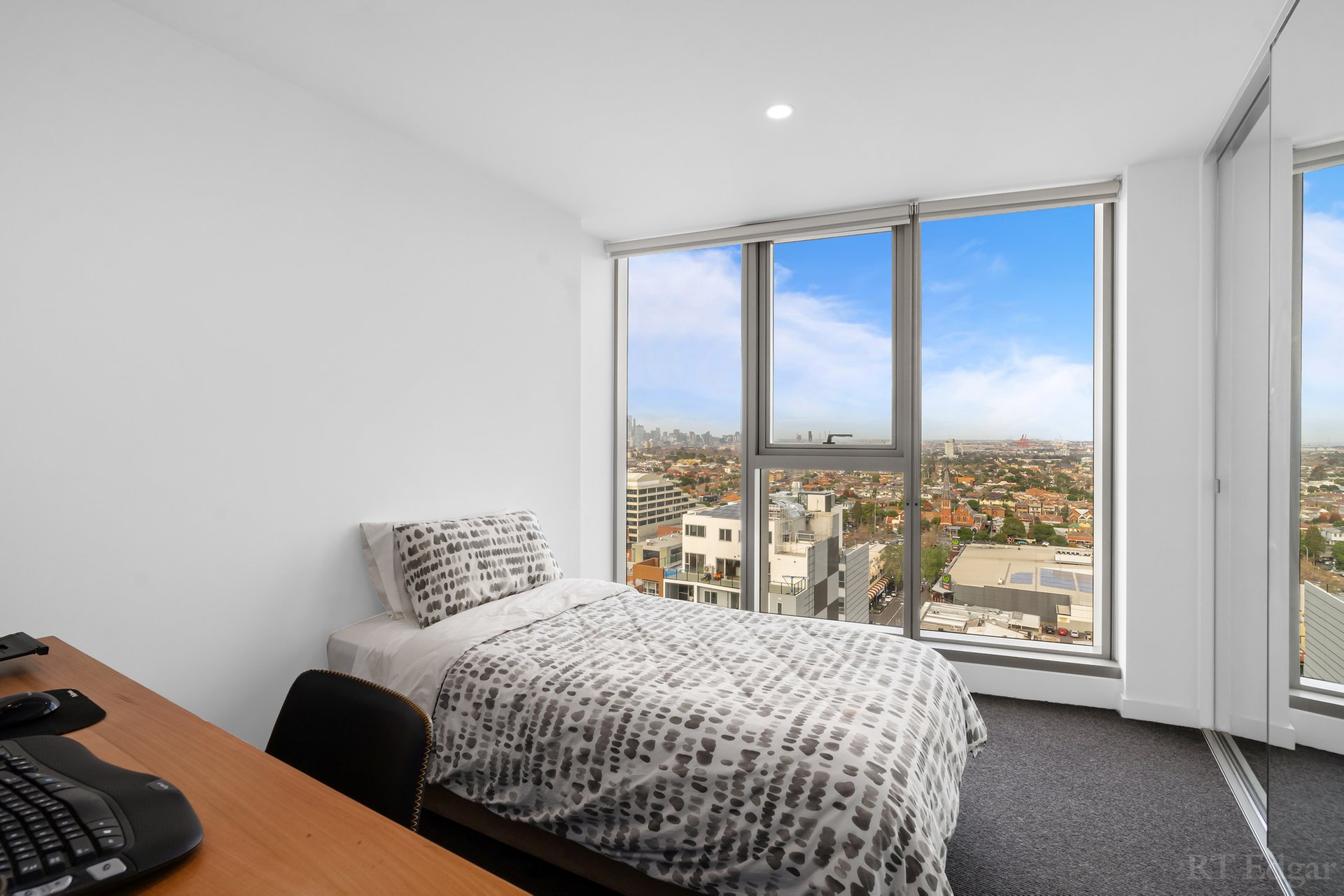 Property Gallery Thumbnail 8