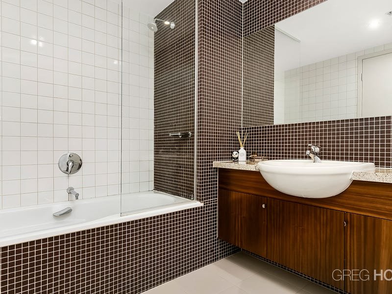 1704/33 City Road, Southbank image 6