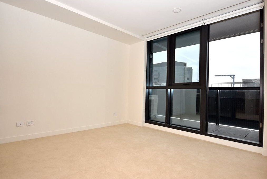 1709/12 Queens Road, Melbourne image 3