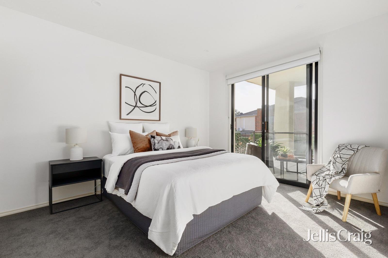17/1 Conservatory Drive, Burwood image 4
