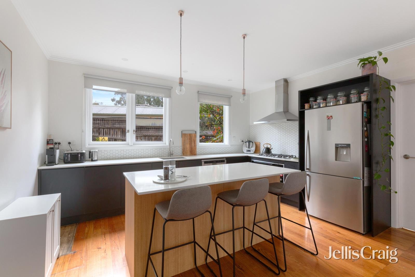 1/71 Nell Street, Greensborough image 2