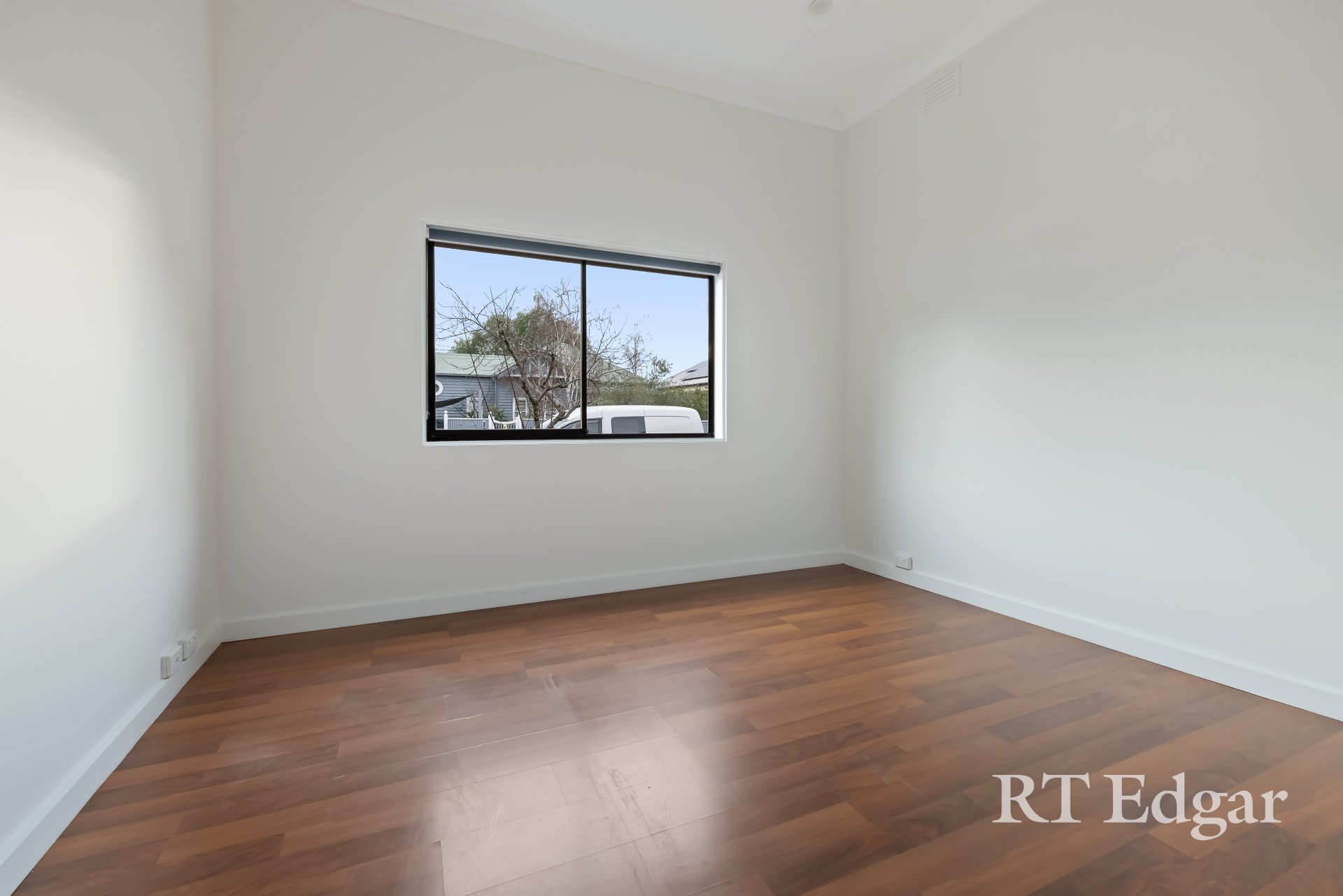Property Gallery Thumbnail 6