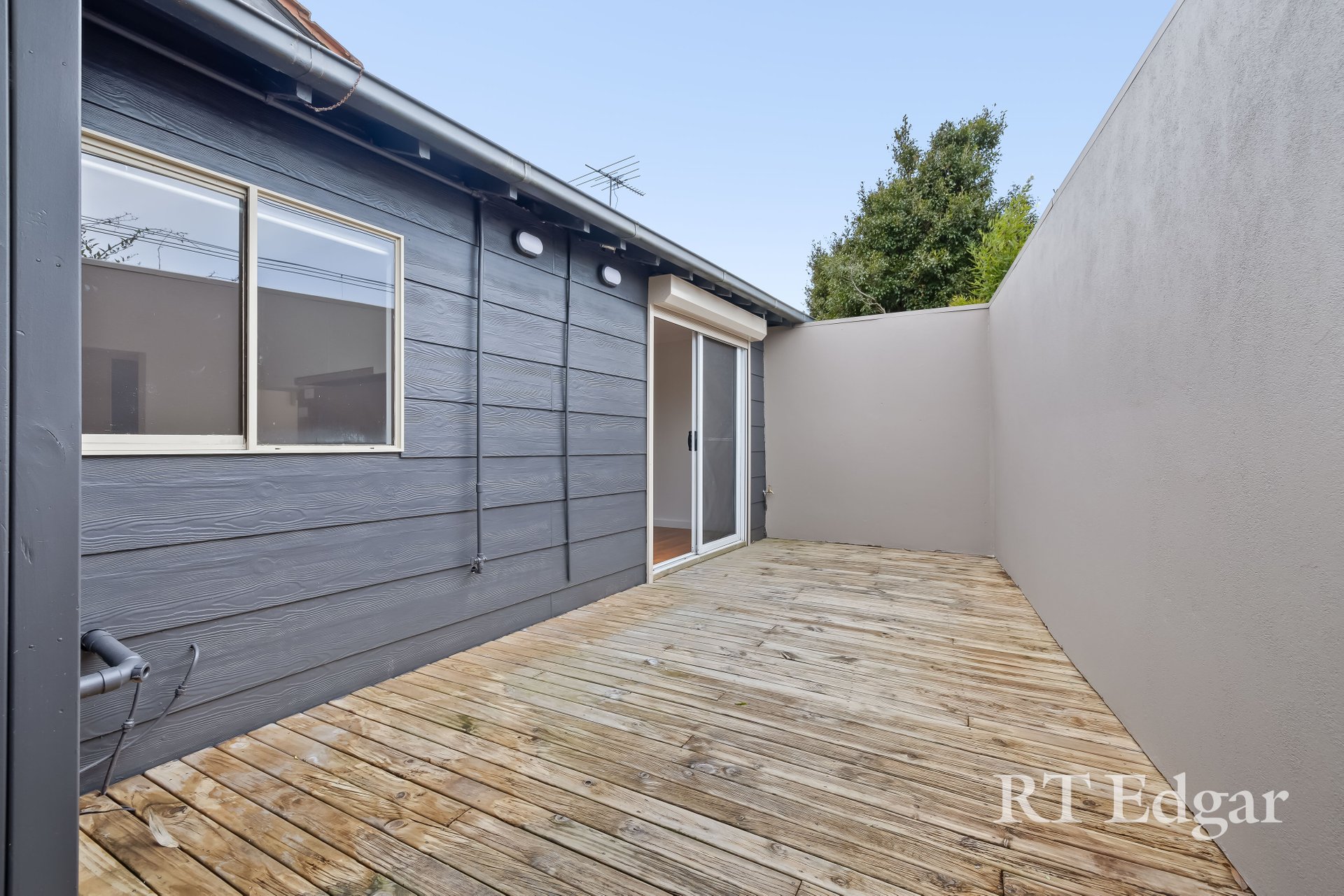 Property Gallery Thumbnail 9