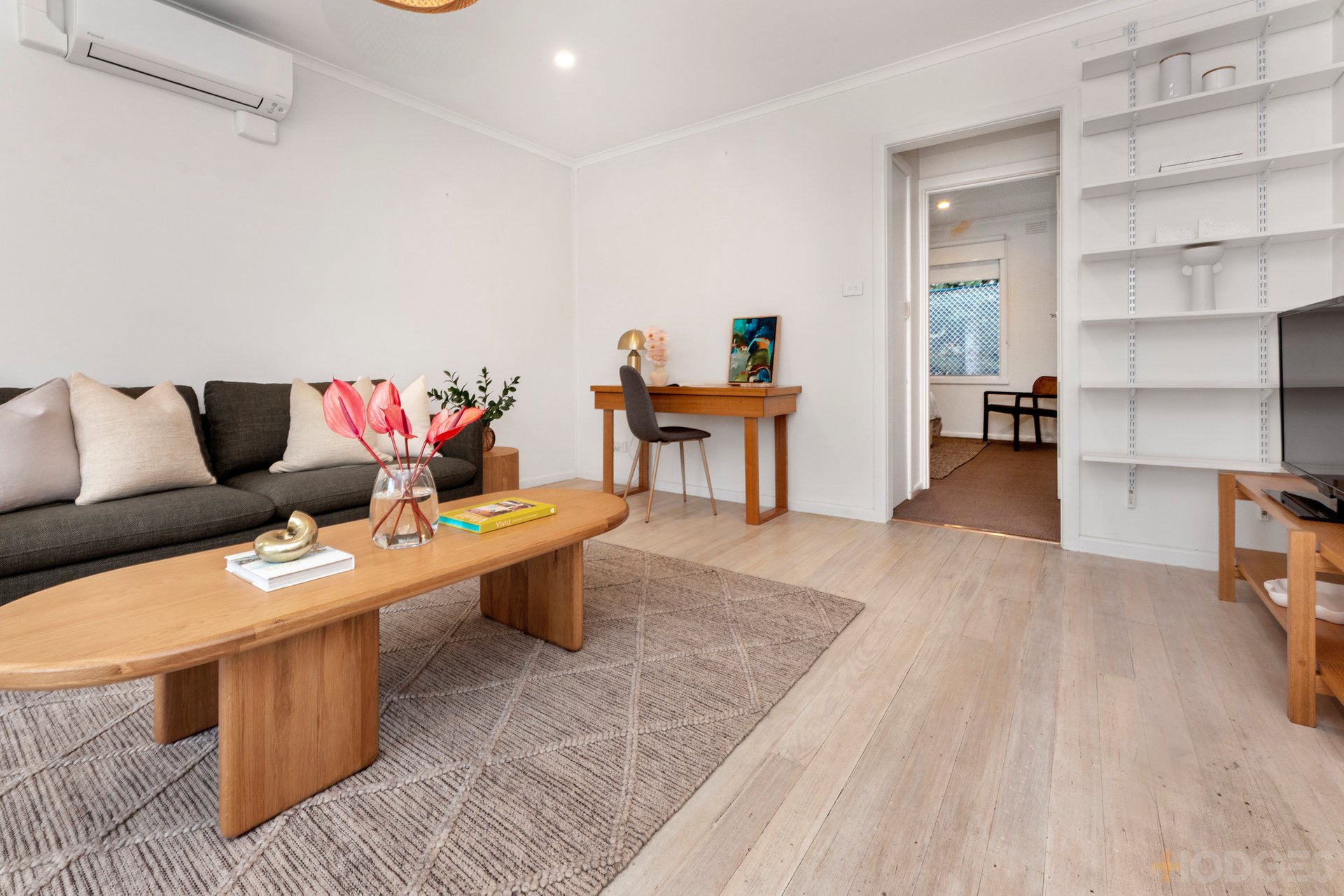 17 / 109 Weatherall Road Cheltenham
