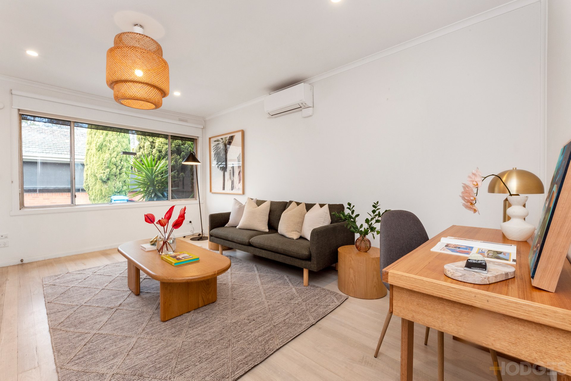 17 / 109 Weatherall Road Cheltenham
