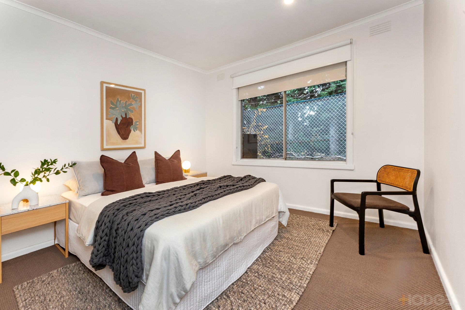 17 / 109 Weatherall Road Cheltenham