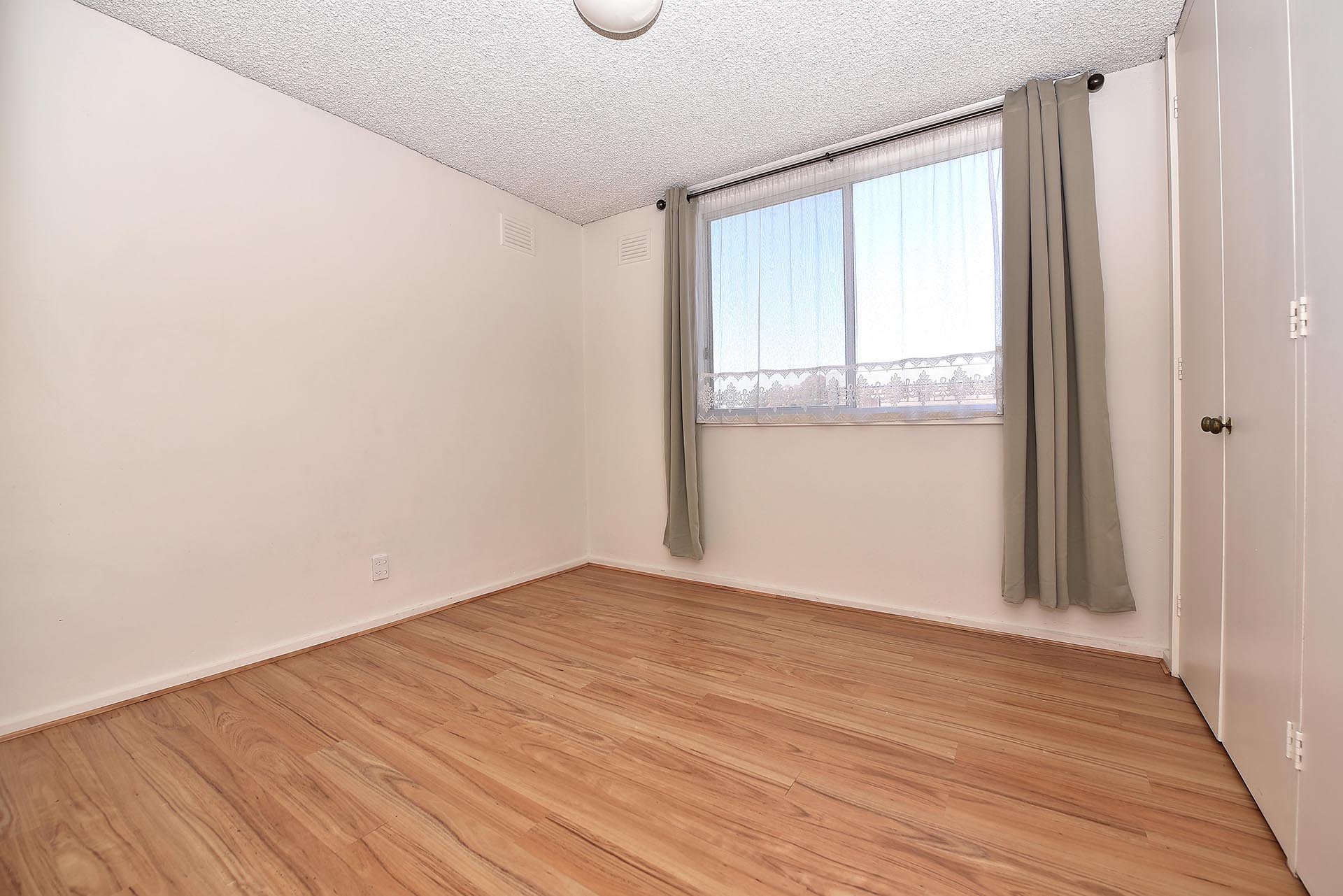 17/113 Burwood Highway, Burwood East image 2