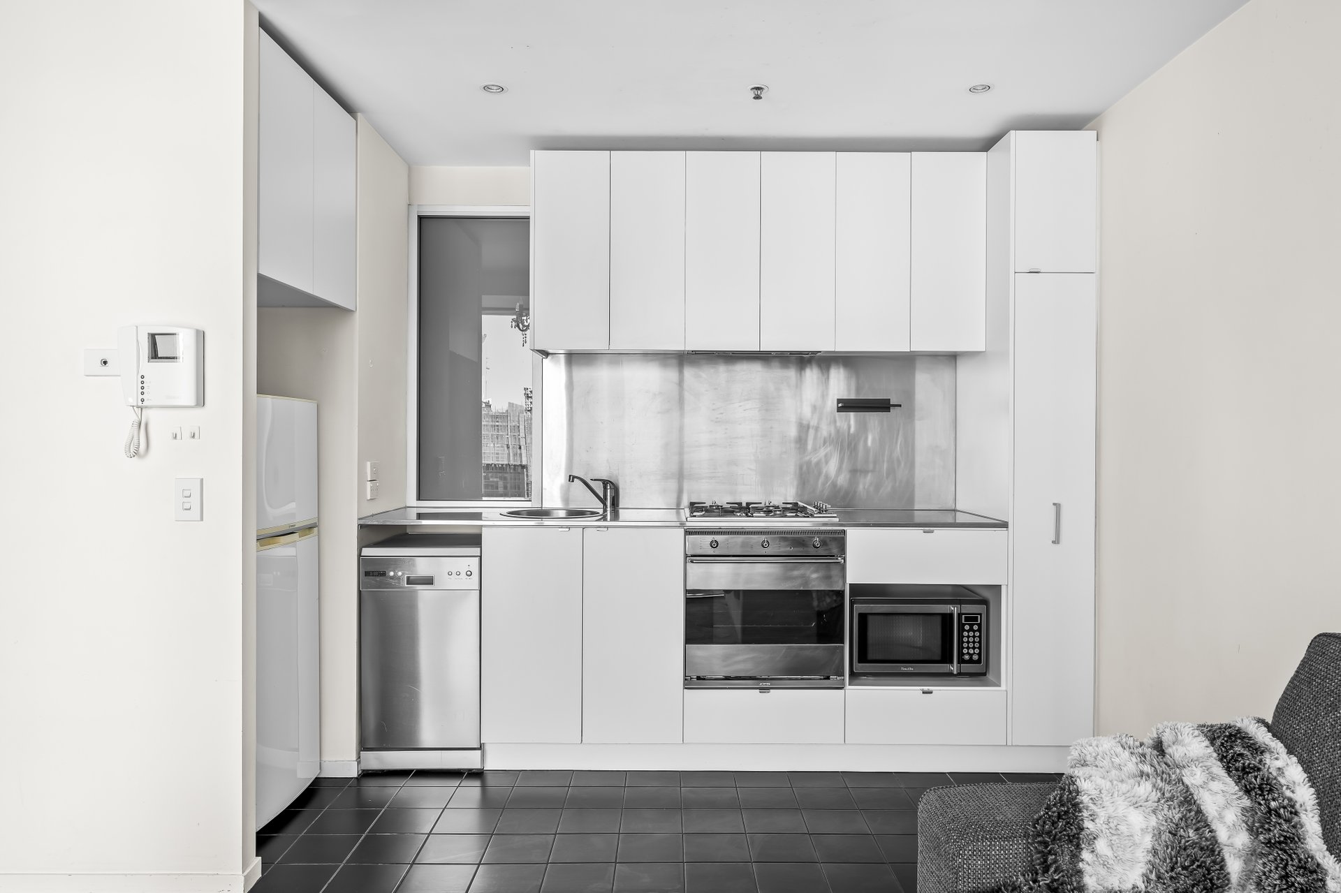 1712/620 Collins Street, Melbourne image 2