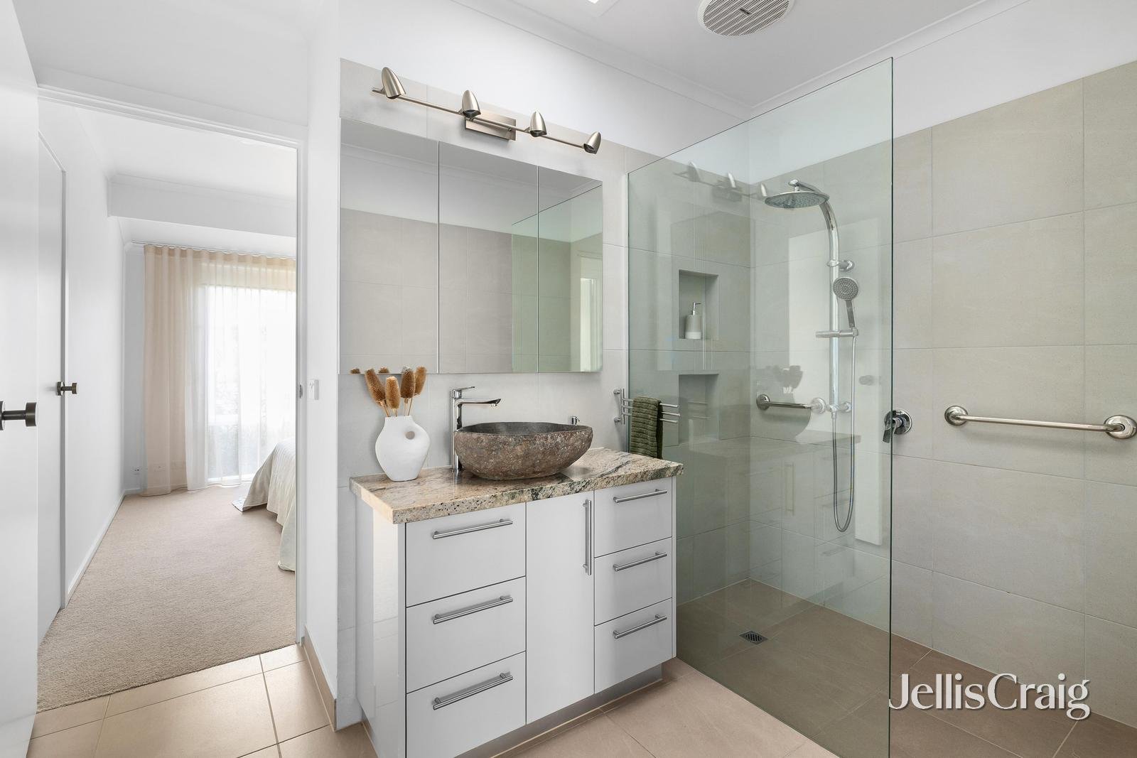 17/133-135 Charman Road, Beaumaris image 6