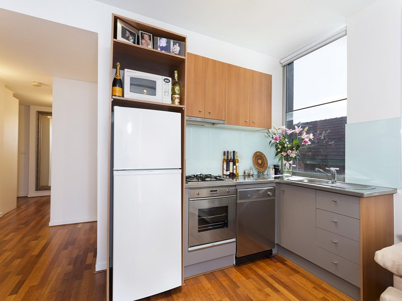 17/14 Fitzroy Street, St Kilda image 3