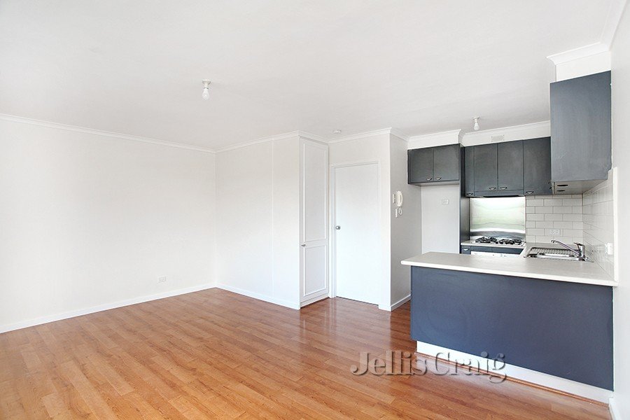 17/18 Tongue Street, Yarraville image 2