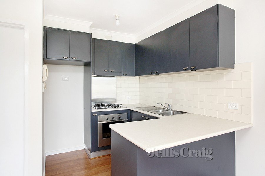 17/18 Tongue Street, Yarraville image 3