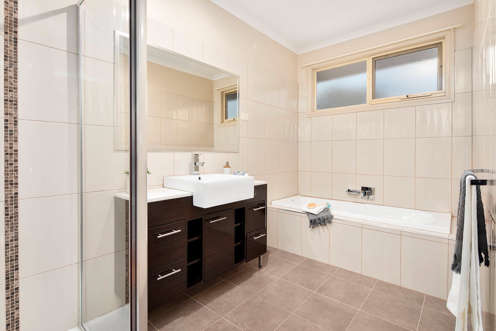 Property Gallery Thumbnail 8