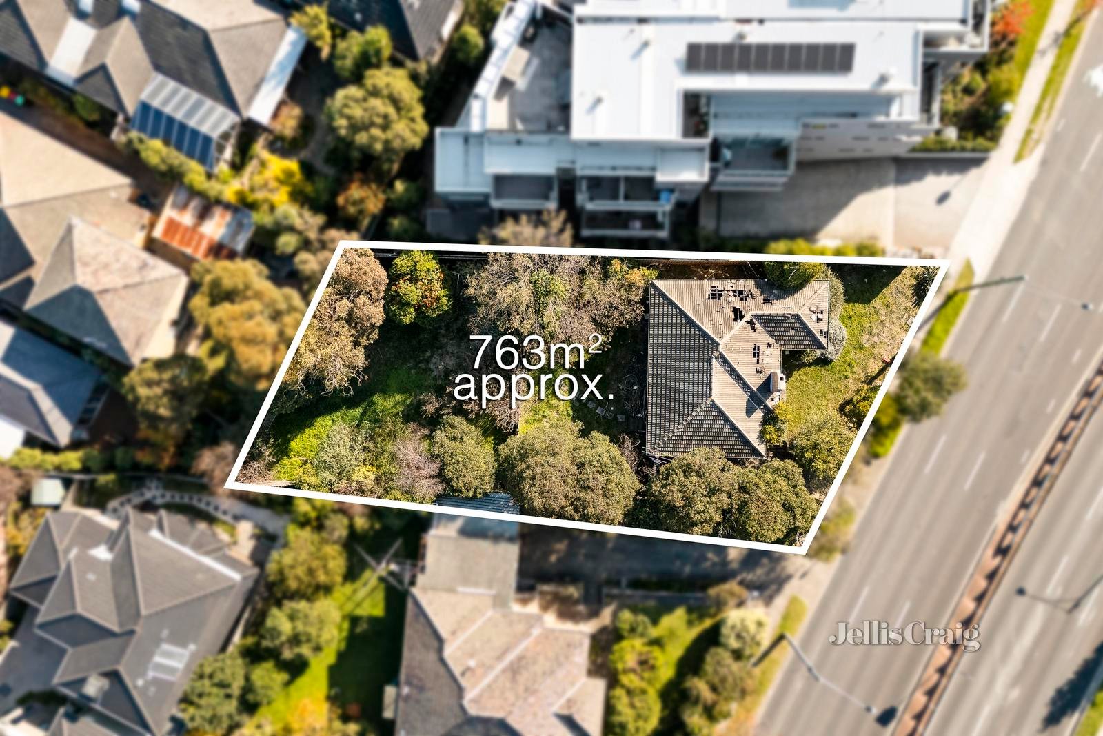 172 Manningham Road, Bulleen image 1