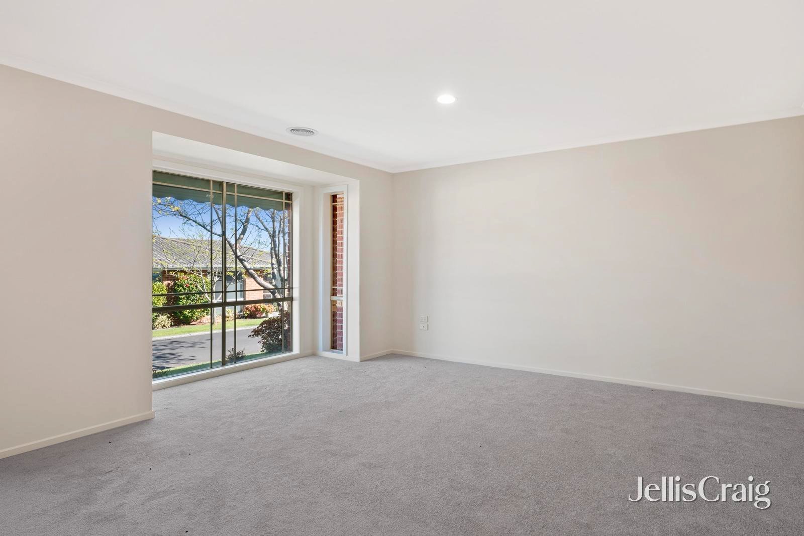 172 St Ambrose Grove, Lilydale image 5