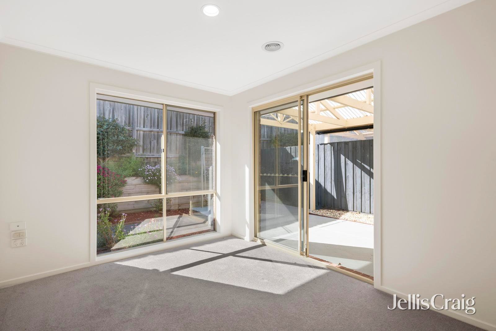 172 St Ambrose Grove, Lilydale image 6
