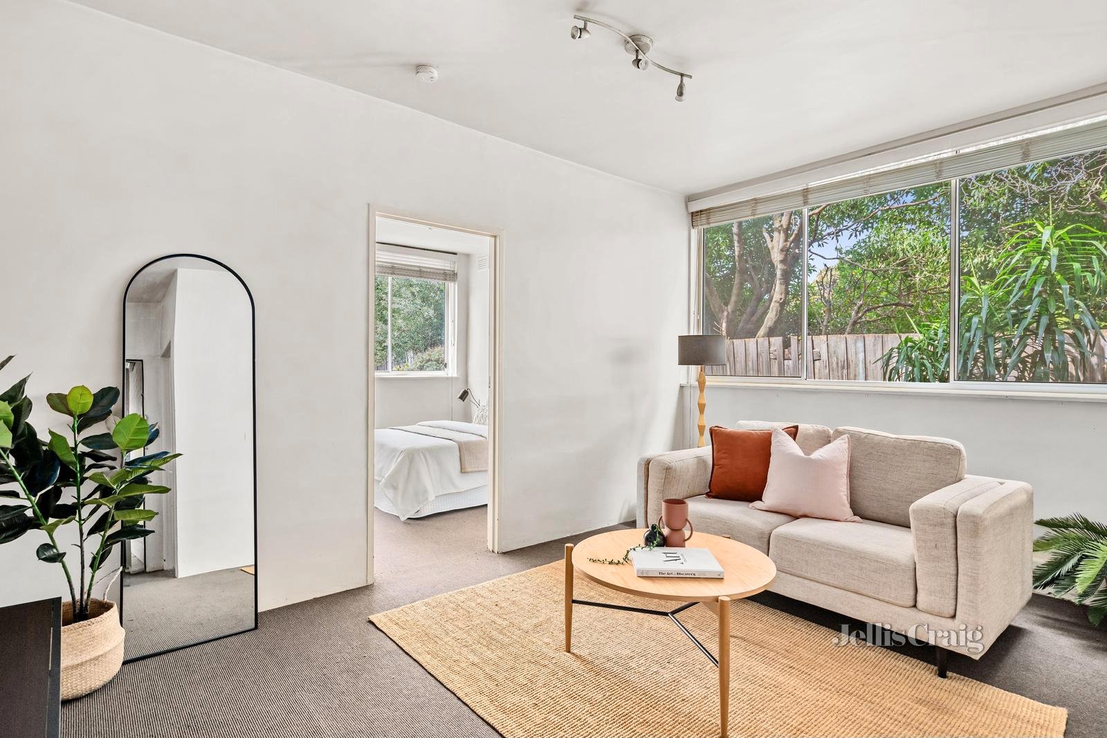 17/247 Heidelberg Road, Northcote image 1
