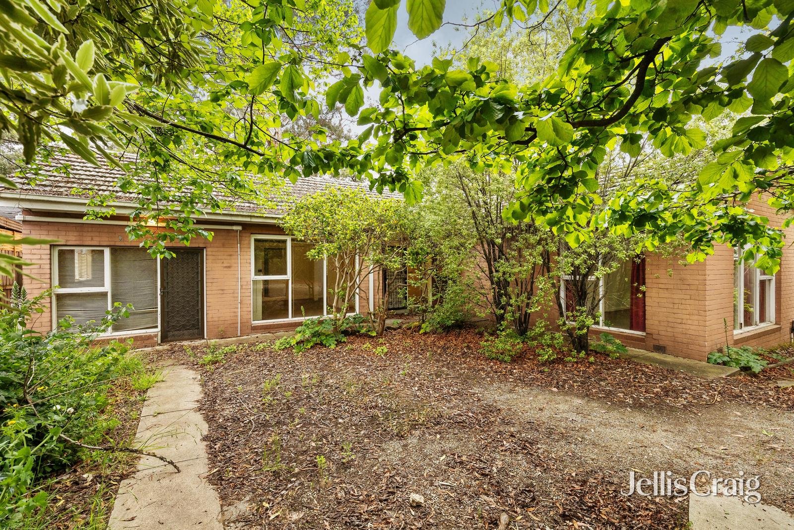 173 Canterbury Road, Blackburn image 1