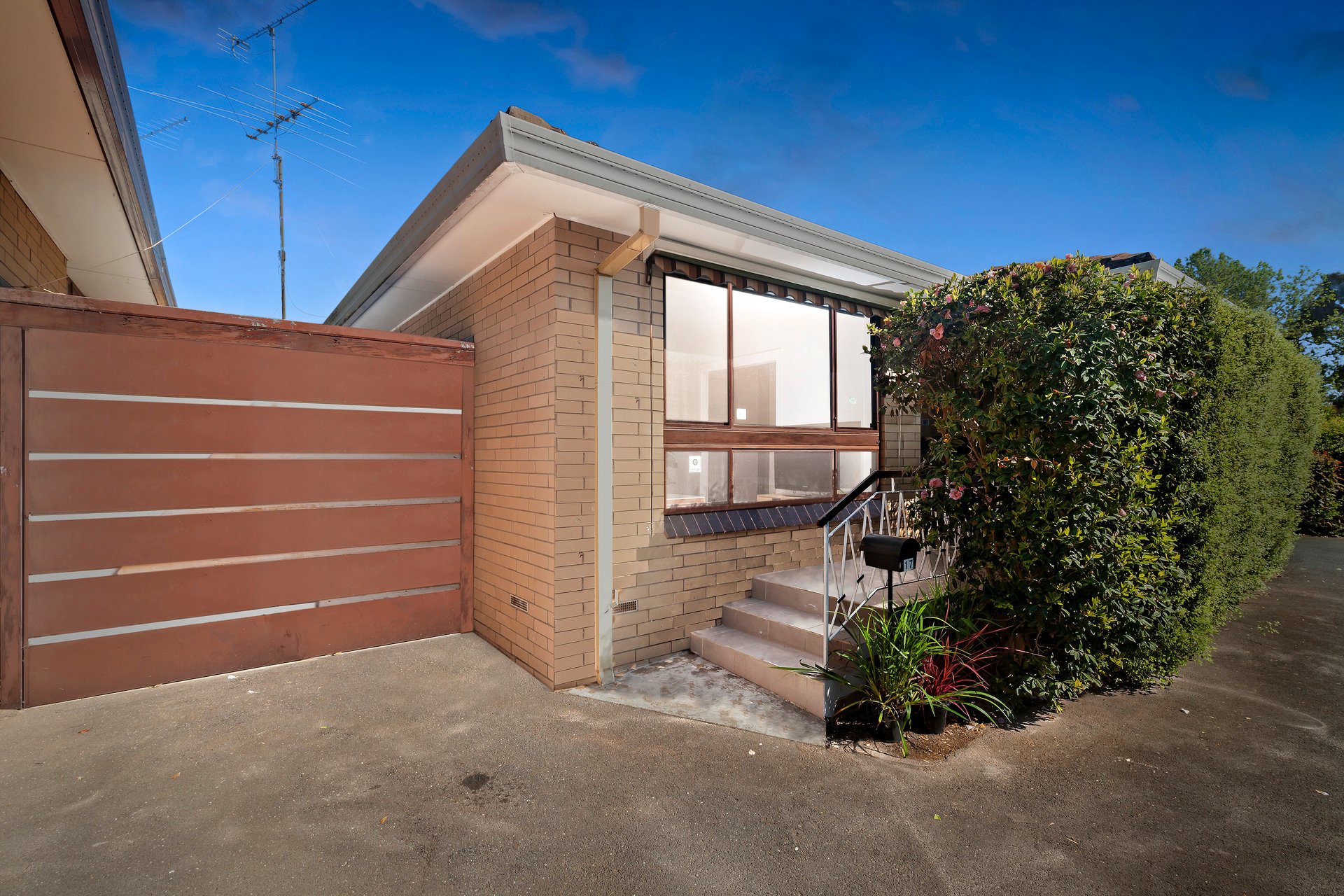 Property Gallery Thumbnail 11