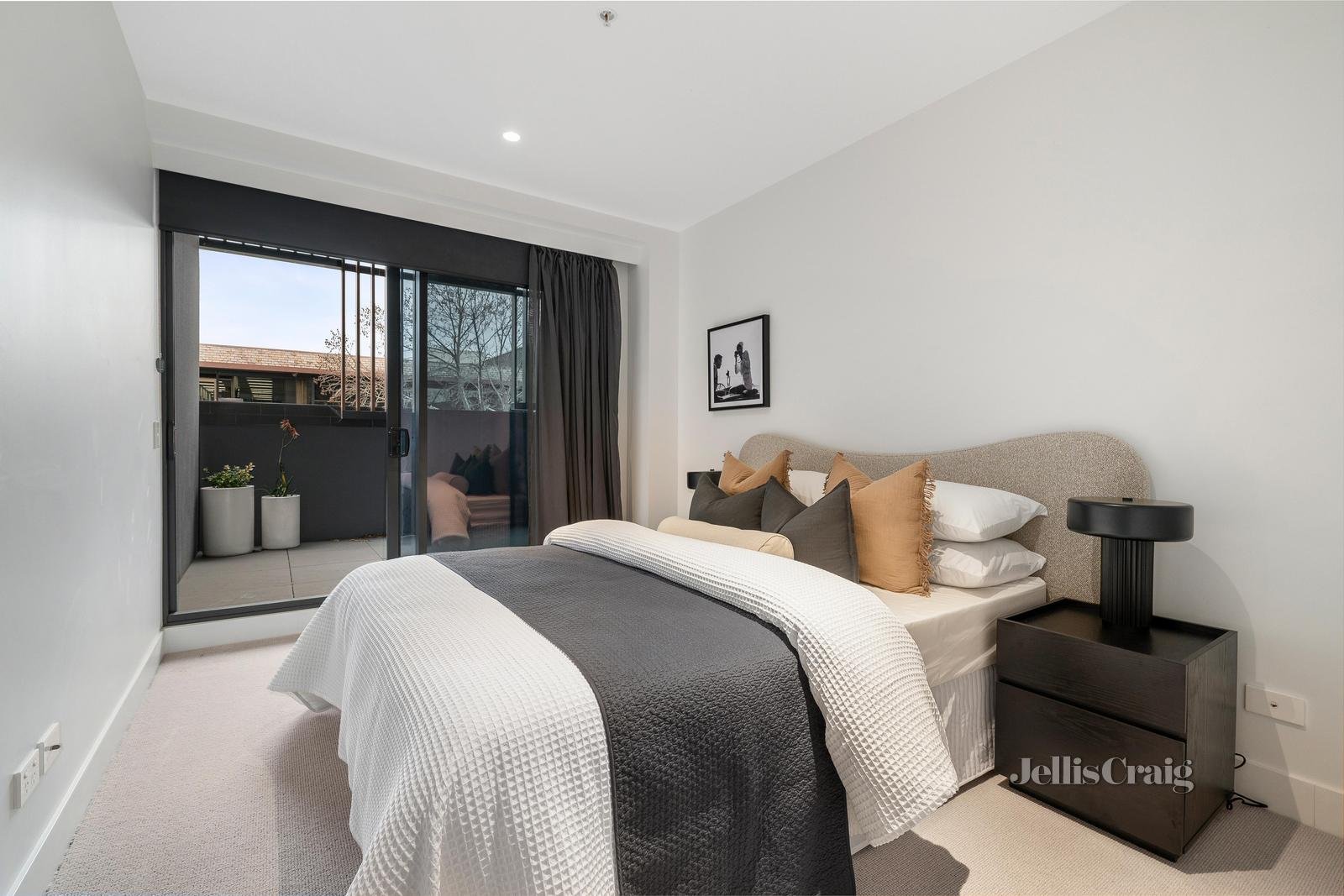 17/35 Camberwell Road, Hawthorn East image 4