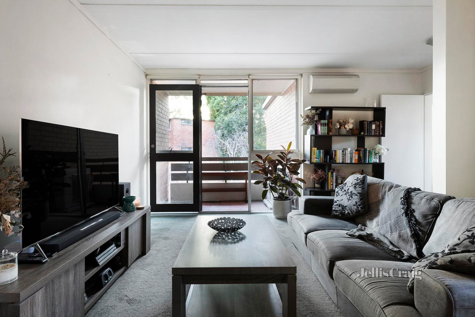 17/375 Abbotsford Street, North Melbourne image 1