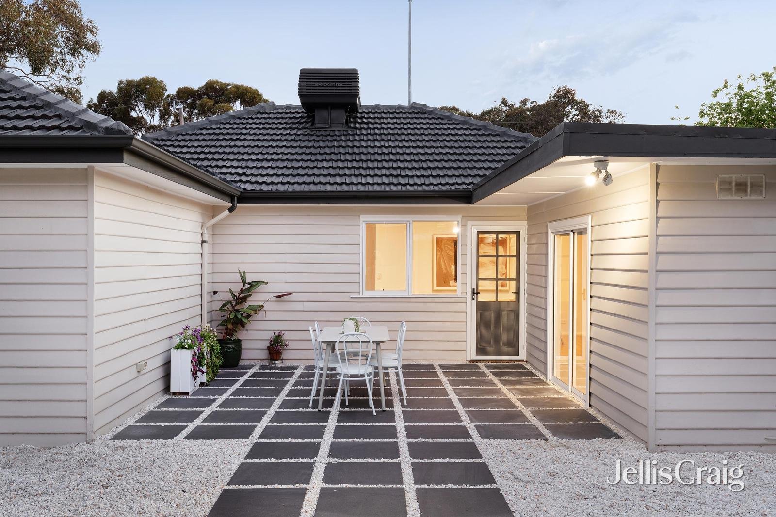 174 Nell Street, Greensborough image 14